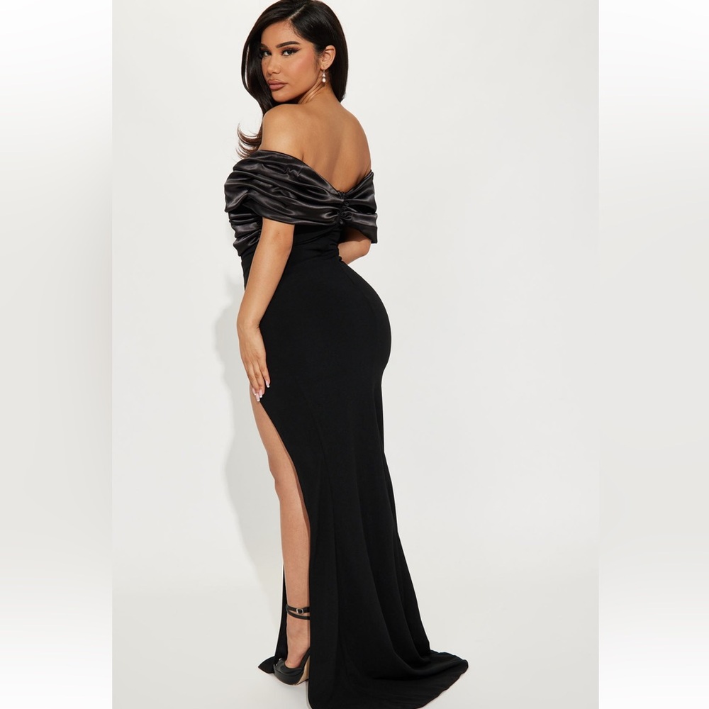 Brand New. Size Large. Black. Long/ Maxi gown